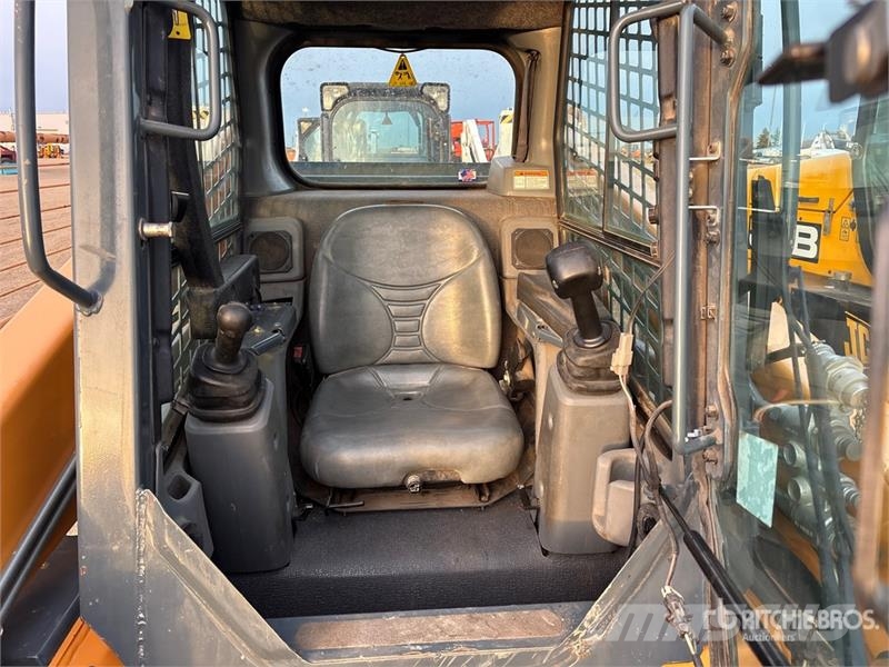 Mustang Two-Speed Skid Steer Loader 滑移轉向裝載機