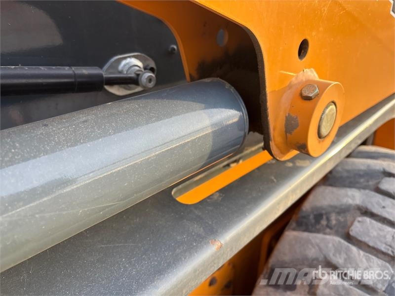 Mustang Two-Speed Skid Steer Loader 滑移轉向裝載機