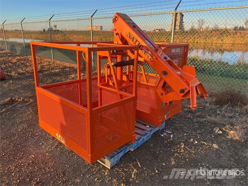 National 72 in 500 lb Crane Personnel Basket (Unused) 垂直昇降型リフト
