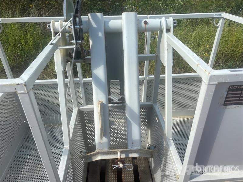 National 72 in 600 lb Personnel Basket (Unused) Personenliften en invalideliften