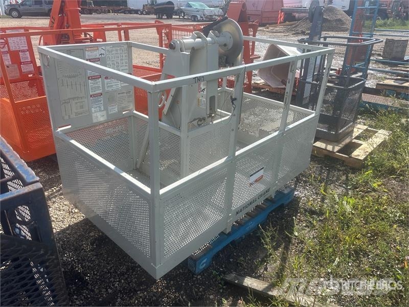 National 72 in 600 lb Personnel Basket (Unused) Personenliften en invalideliften