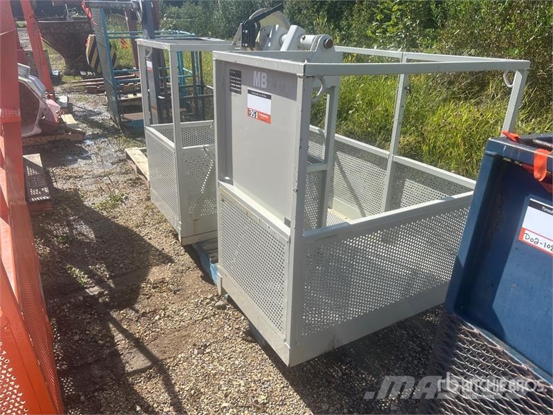 National 72 in 600 lb Personnel Basket (Unused) Personenliften en invalideliften