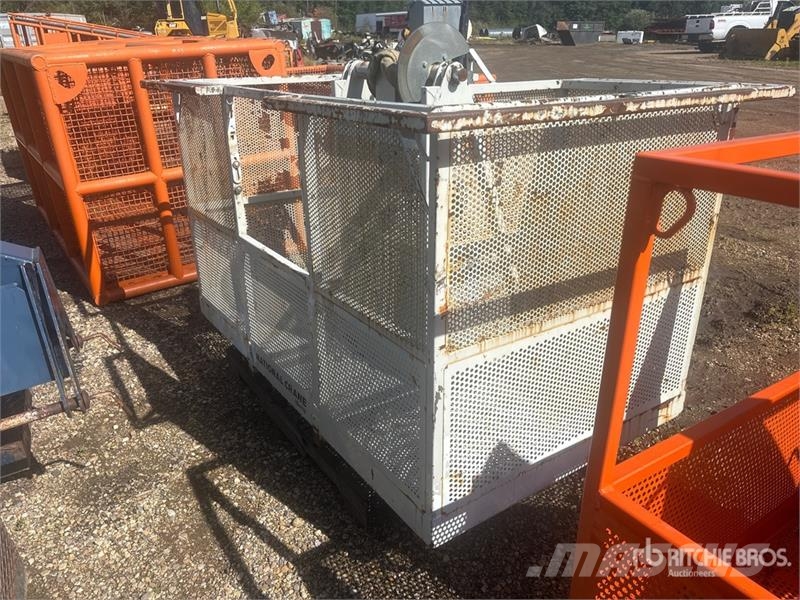 National Crane 72 in 600 lb Personnel Basket - Fits Crane رافعات السارية الرأسية