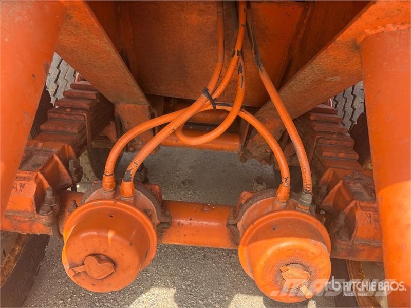 Neils 40 ft T/A Flatbed Oilfield Trailer 加工设备