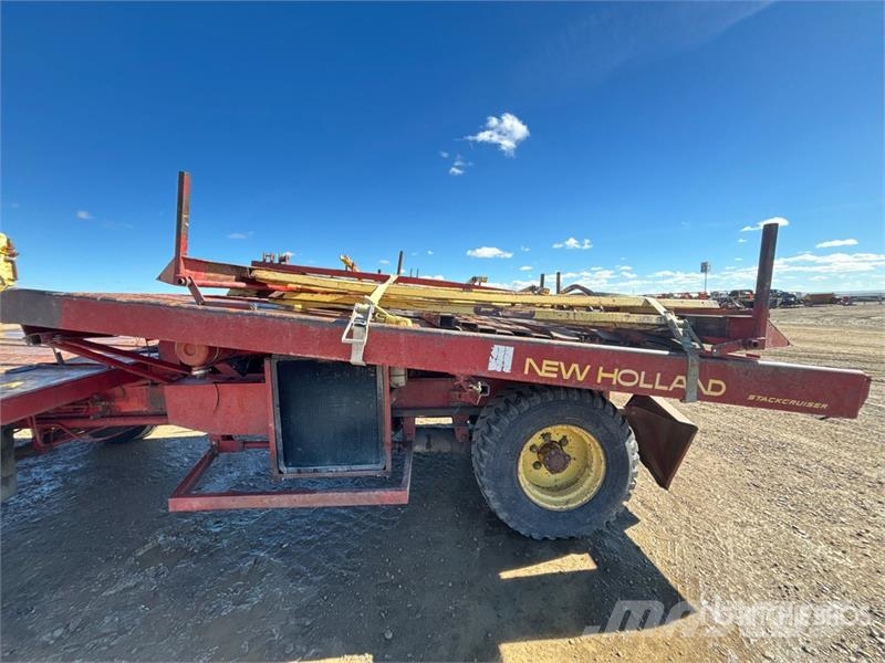 New Holland 1069 23 ft x 9 ft Bale Mover Önrakodó pótkocsik
