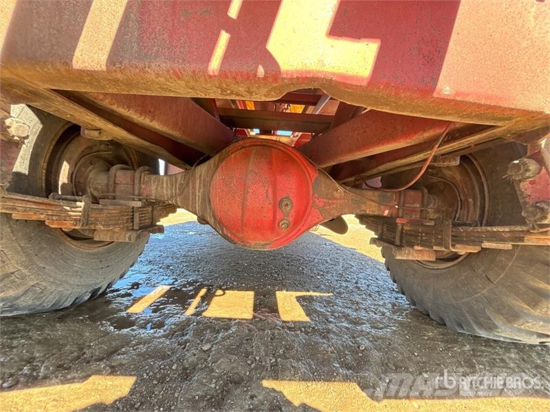 New Holland 1069 23 ft x 9 ft Bale Mover Önrakodó pótkocsik