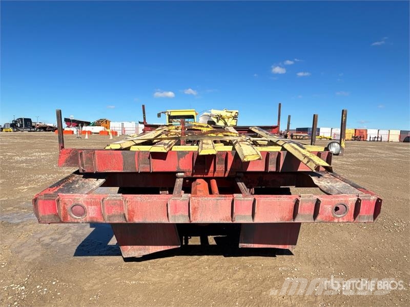 New Holland 1069 23 ft x 9 ft Bale Mover Önrakodó pótkocsik