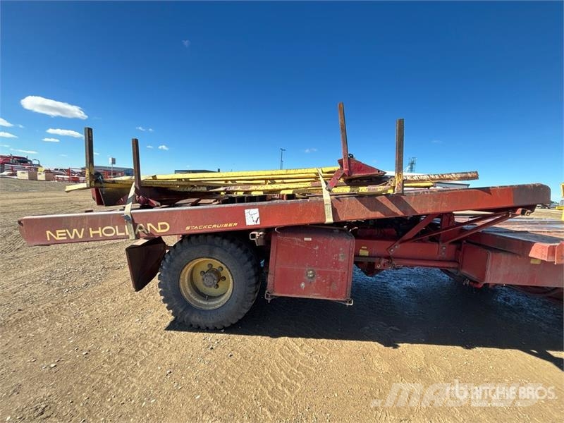 New Holland 1069 23 ft x 9 ft Bale Mover Önrakodó pótkocsik