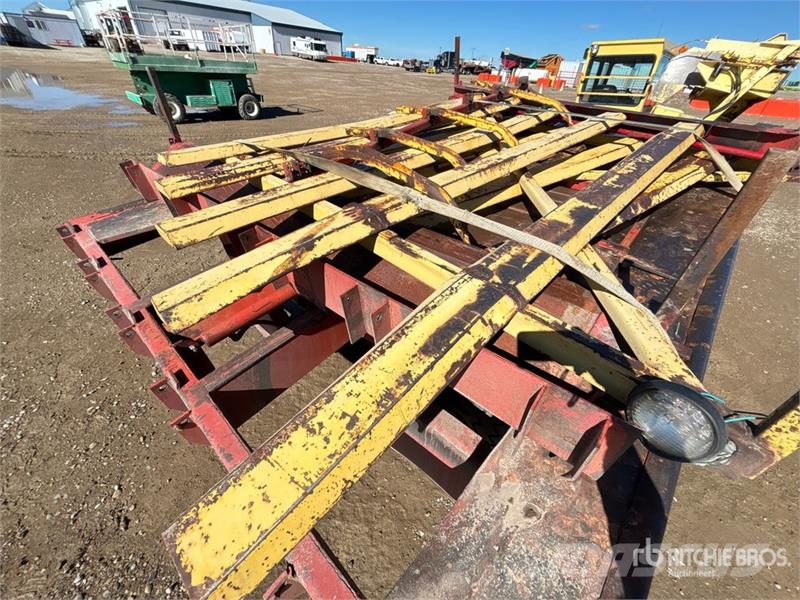 New Holland 1069 23 ft x 9 ft Bale Mover Önrakodó pótkocsik
