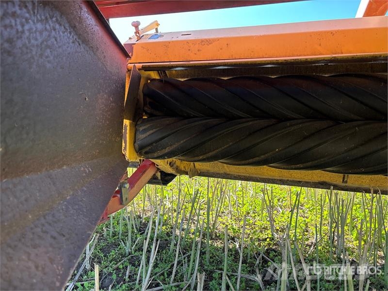 New Holland 1475 16 ft Mower Conditioner Mähwerke