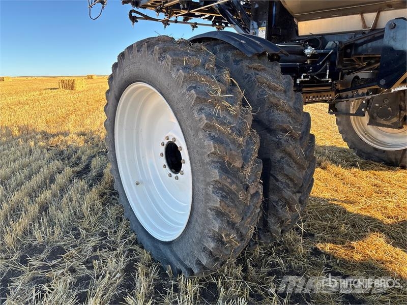 New Holland 300R 120 ft High Clearance Self-Propelled Sprayer Selvdrevne sprøyter