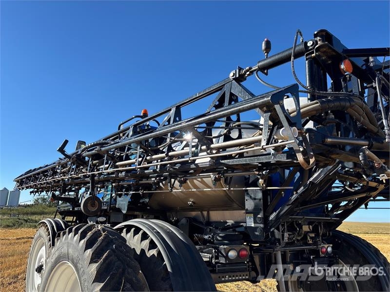 New Holland 300R 120 ft High Clearance Self-Propelled Sprayer Selvdrevne sprøyter
