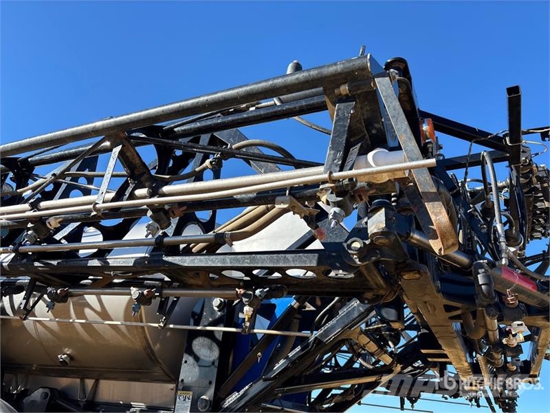 New Holland 300R 120 ft High Clearance Self-Propelled Sprayer Selvdrevne sprøyter