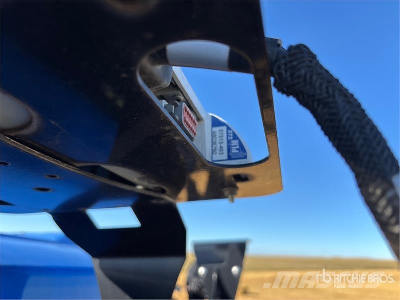 New Holland 300R 120 ft High Clearance Self-Propelled Sprayer Selvdrevne sprøyter