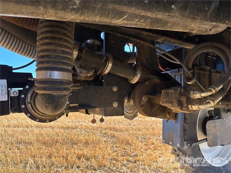 New Holland 300R 120 ft High Clearance Self-Propelled Sprayer Selvdrevne sprøyter