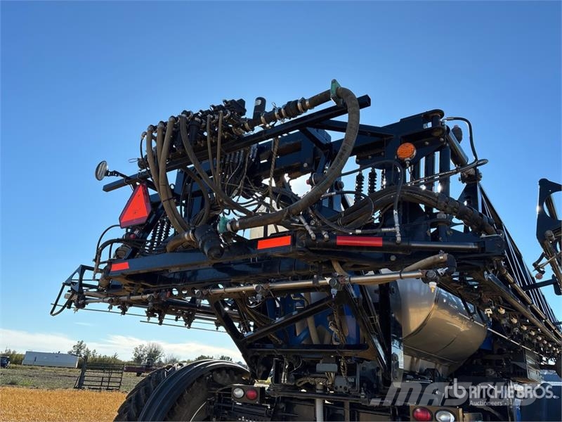 New Holland 300R 120 ft High Clearance Self-Propelled Sprayer Selvdrevne sprøyter
