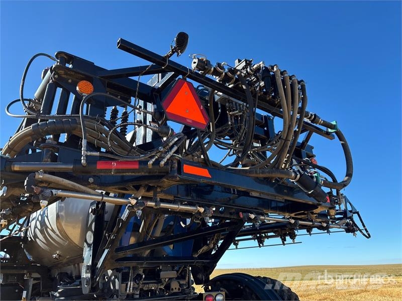 New Holland 300R 120 ft High Clearance Self-Propelled Sprayer Selvdrevne sprøyter