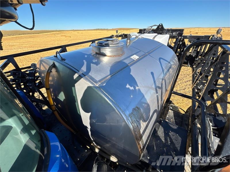New Holland 300R 120 ft High Clearance Self-Propelled Sprayer Selvdrevne sprøyter