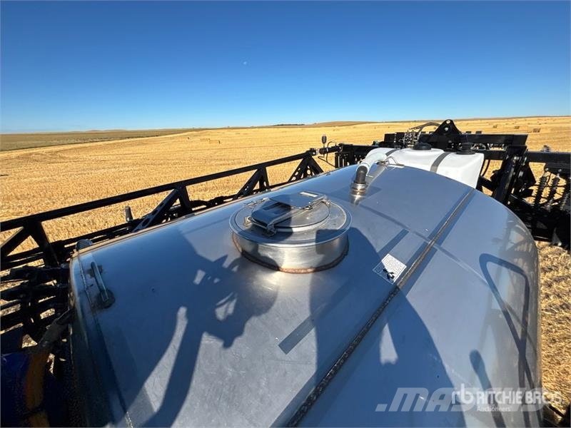 New Holland 300R 120 ft High Clearance Self-Propelled Sprayer Selvdrevne sprøyter