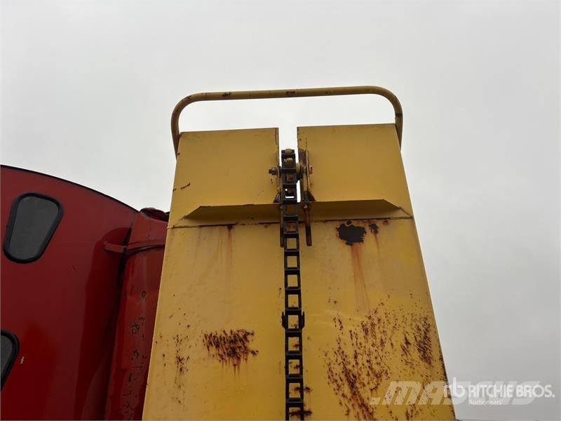 New Holland 359 Feed Mixer ミキサーフィーダー