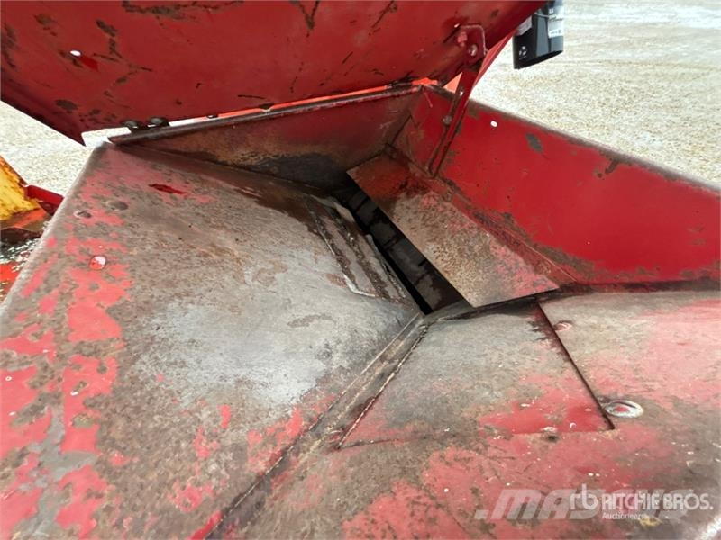 New Holland 359 Feed Mixer ミキサーフィーダー