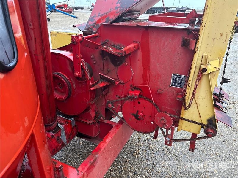 New Holland 359 Feed Mixer ミキサーフィーダー