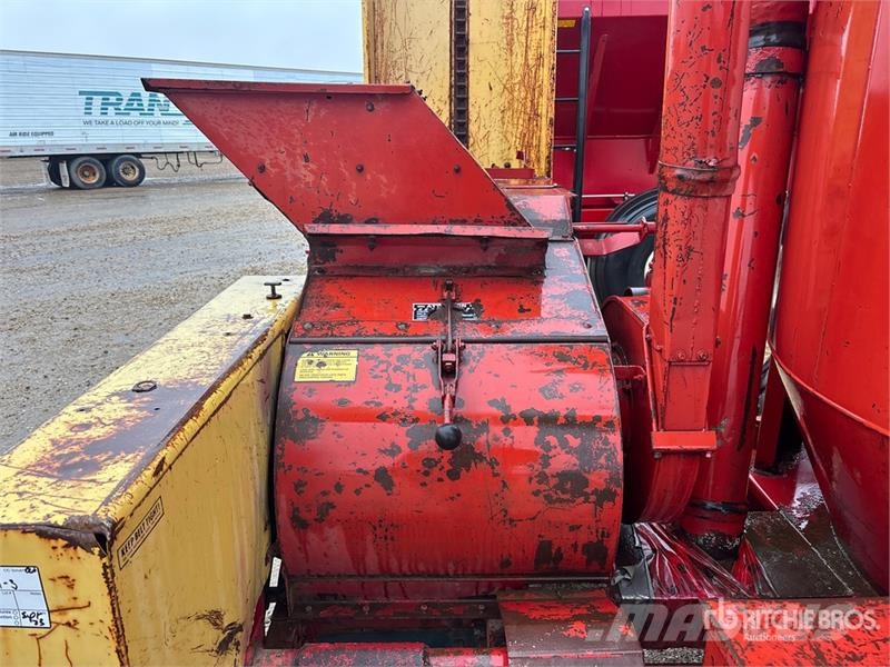 New Holland 359 Feed Mixer ミキサーフィーダー