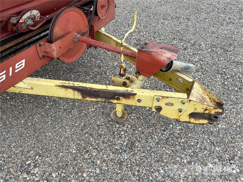 New Holland 519 S/A Manure Spreader معدات توزيع السماد العضوي