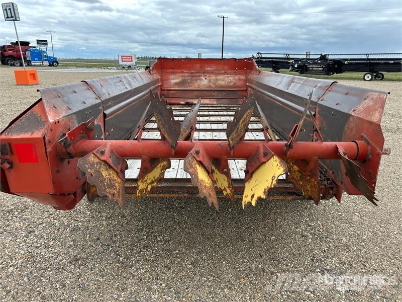 New Holland 519 S/A Manure Spreader معدات توزيع السماد العضوي