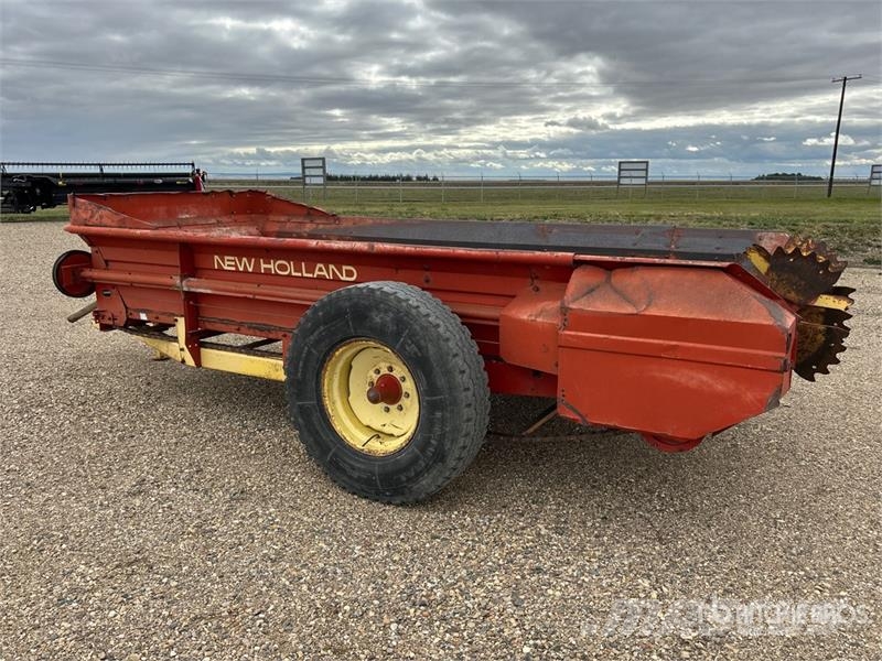 New Holland 519 S/A Manure Spreader معدات توزيع السماد العضوي