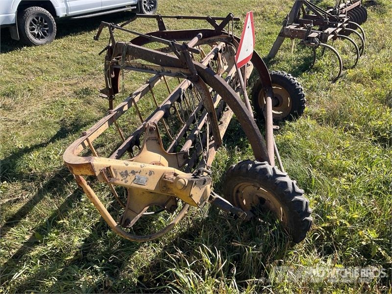 New Holland 56 Okretači i sakupljači sena