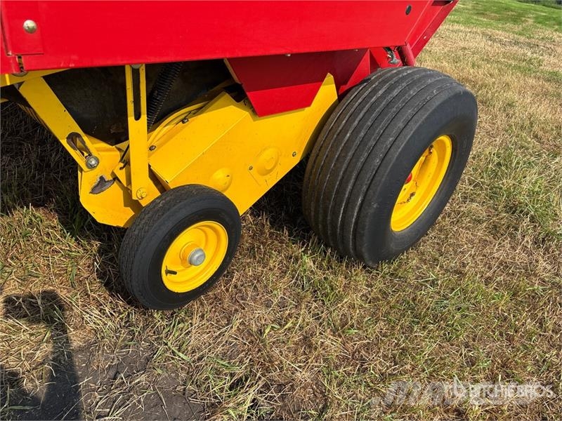New Holland 688 Πρέσες κυλινδρικών δεμάτων