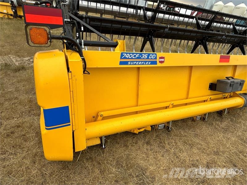 New Holland 740CF-35 DD 35 ft Super Flex Combine Header رؤوس الحصادات الدراسات