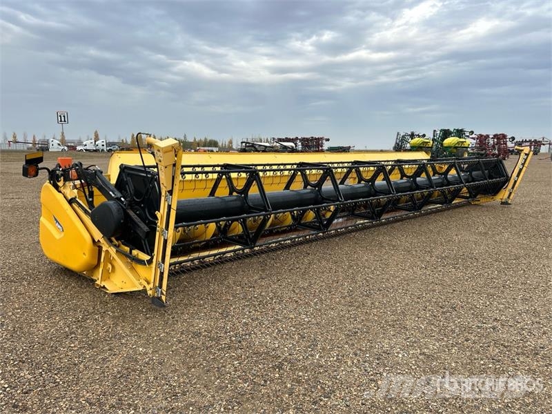 New Holland 760CG 35 ft Combine Header Kombájn adapterek