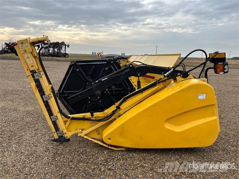 New Holland 760CG 35 ft Combine Header Kombájn adapterek