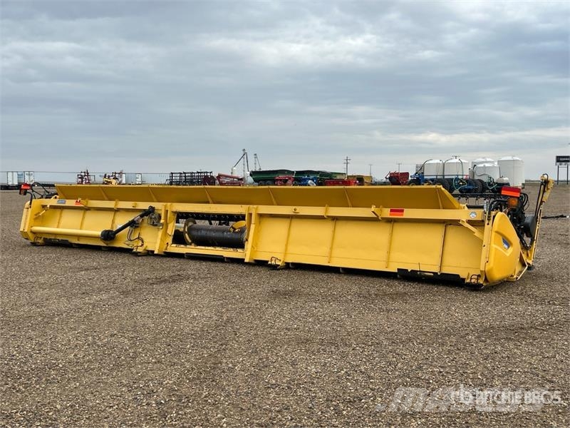 New Holland 760CG 35 ft Combine Header Kombájn adapterek