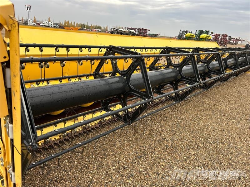 New Holland 760CG 35 ft Combine Header Kombájn adapterek