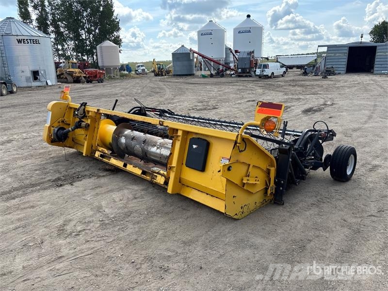New Holland 76C 14 ft Combine Pickup Header Cabezales de cosechadoras combinadas