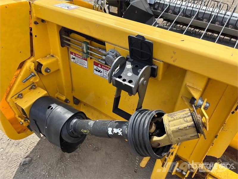 New Holland 76C 14 ft Combine Pickup Header Cabezales de cosechadoras combinadas