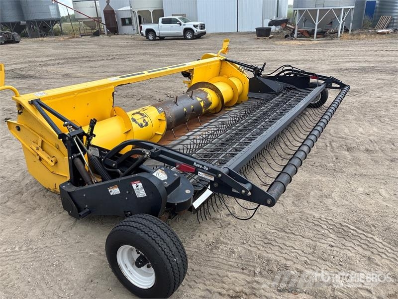 New Holland 76C 14 ft Combine Pickup Header Cabezales de cosechadoras combinadas
