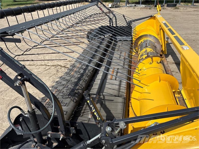 New Holland 76C 14 ft Combine Pickup Header Cabezales de cosechadoras combinadas