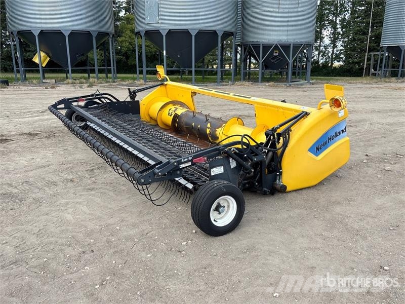 New Holland 76C 14 ft Combine Pickup Header Cabezales de cosechadoras combinadas