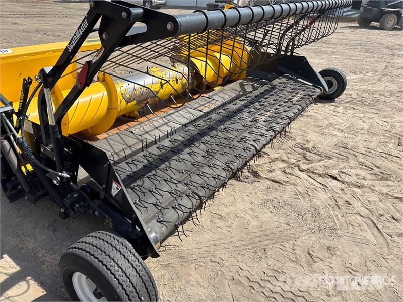 New Holland 76C 14 ft Combine Pickup Header Cabezales de cosechadoras combinadas