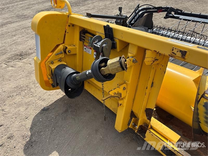 New Holland 76C 14 ft Combine Pickup Header Cabezales de cosechadoras combinadas