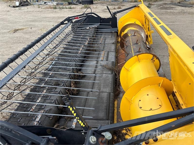 New Holland 76C 14 ft Combine Pickup Header Cabezales de cosechadoras combinadas