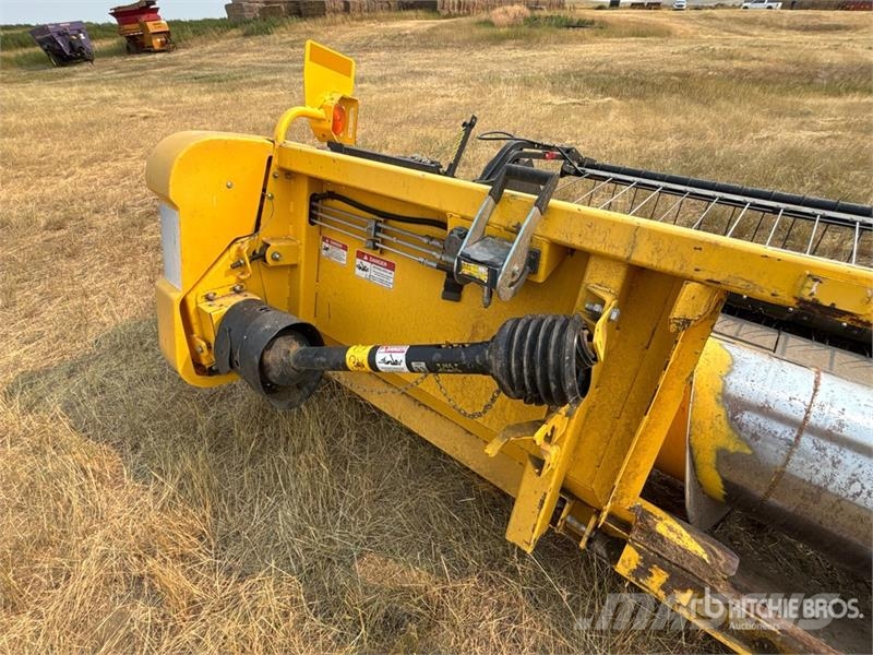 New Holland 76C 16 ft Belt -Type Combine Pickup Header Cabezales de cosechadoras combinadas