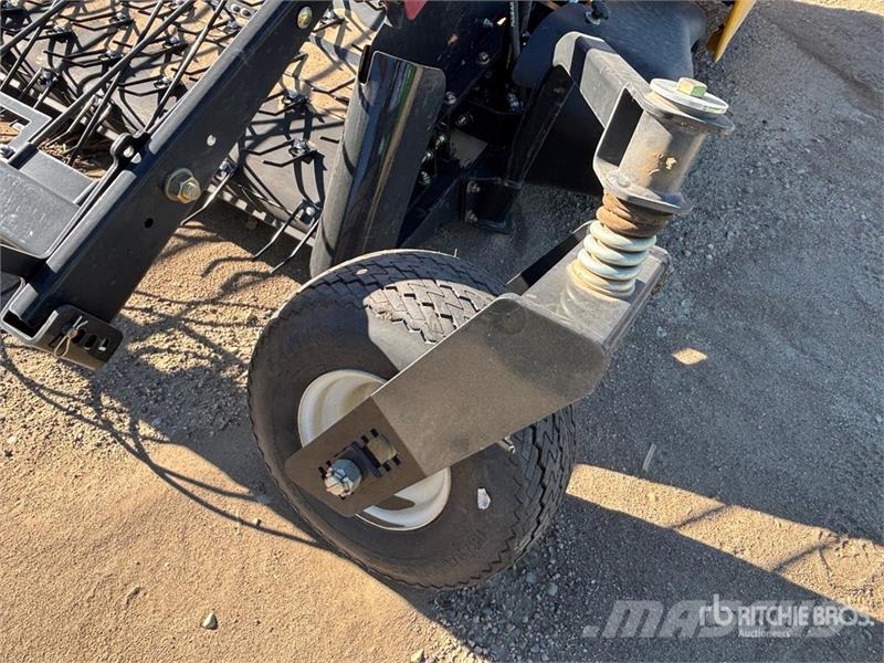 New Holland 790C15 15 ft Belt Combine Pickup Header Kombájn adapterek