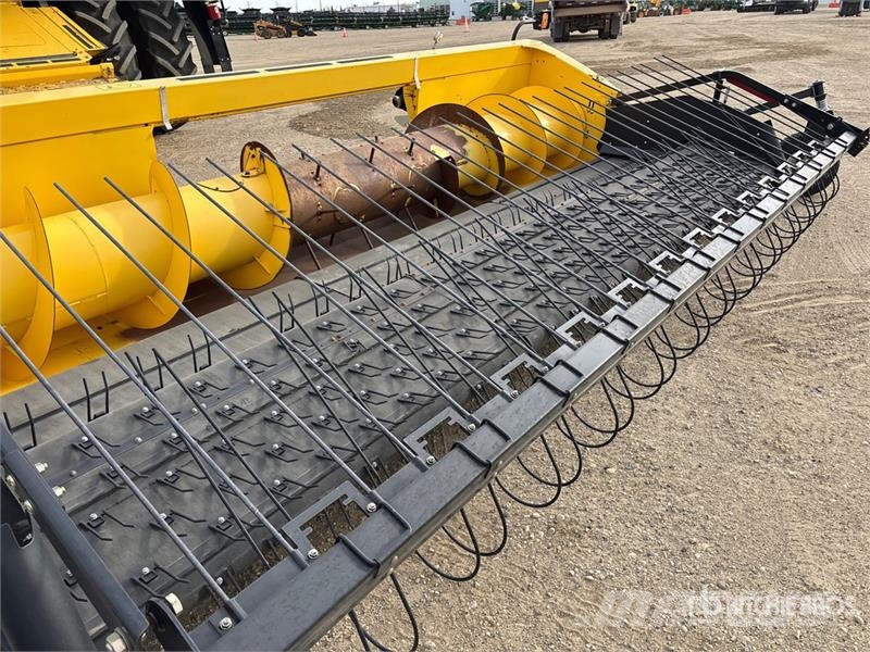 New Holland 790C15 15 ft Combine Pickup Header Testate per mietitrebbie