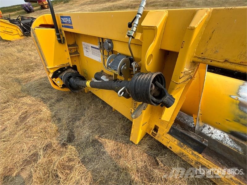 New Holland 790CP-15 15 ft Combine Pickup Header Cabezales de cosechadoras combinadas