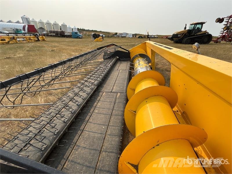 New Holland 790CP-15 15 ft Combine Pickup Header Cabezales de cosechadoras combinadas